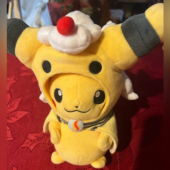 Pokemon Center Pikachu Mega Ampharos Poncho Plush Doll Gold Tag Chinese Edition - Picture 2 of 10